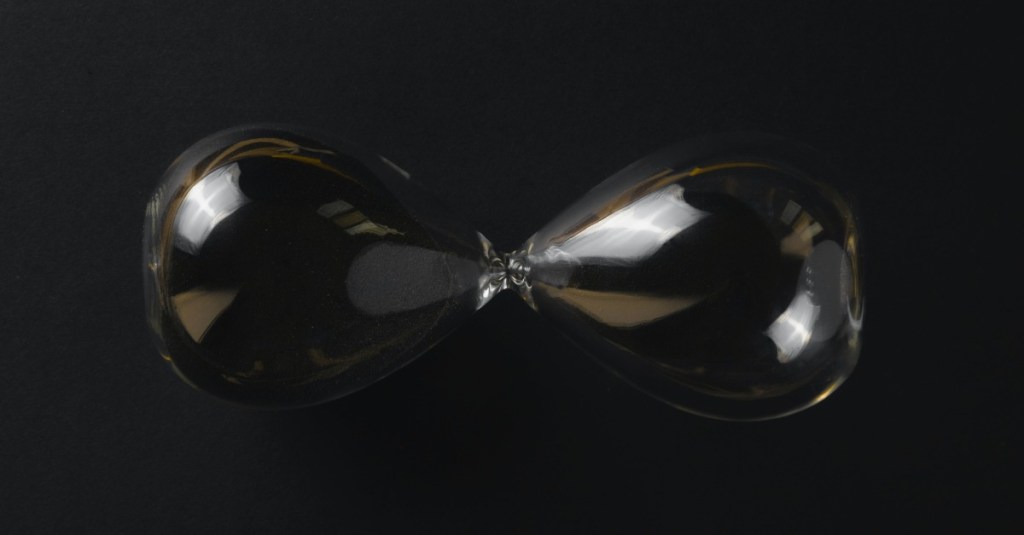 Deze afbeelding heeft een leeg alt-atribuut; de bestandsnaam is hourglass.jpeg